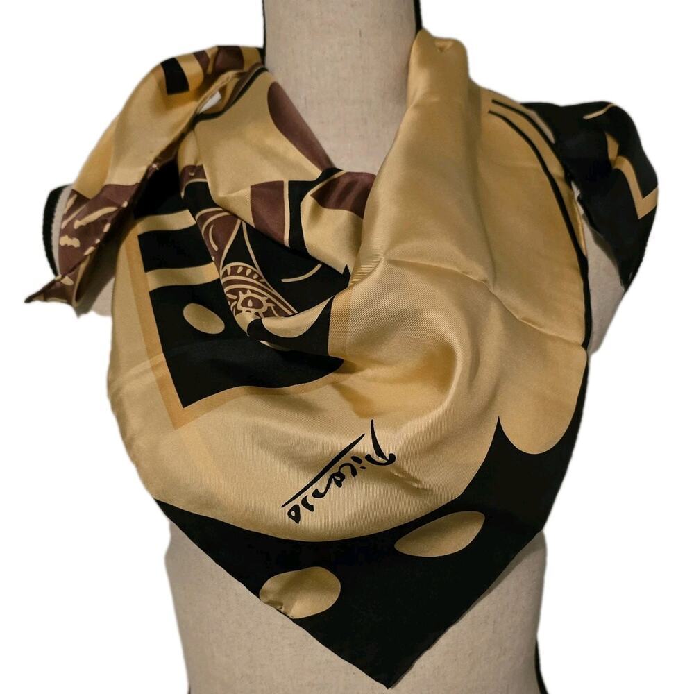 Authentic Licensed Pablo Picasso Silk Scarf "Taureau et Picadour" 34.5"x34.5"